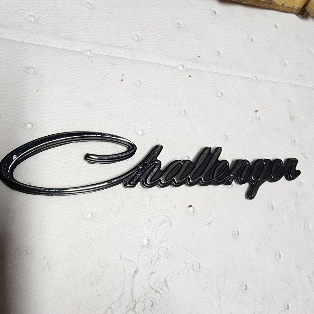 Vintage Dodge Challenger emblem badge 03444938